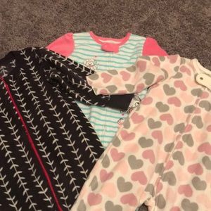 3 onesie pajamas size 2T 3 of them for 18